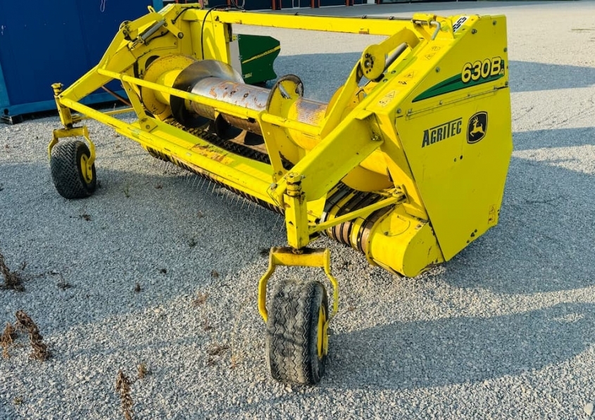 John Deere 630B