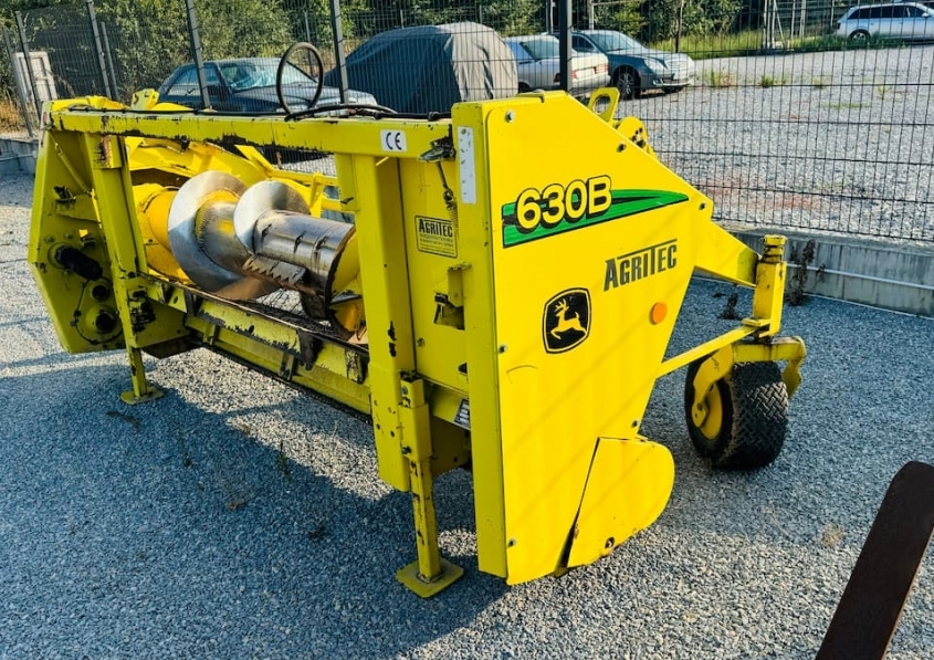 John Deere 630B