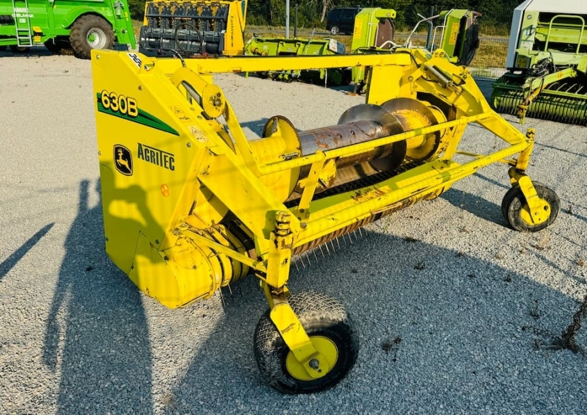 John Deere 630B