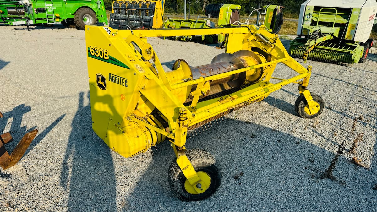 John Deere 630B